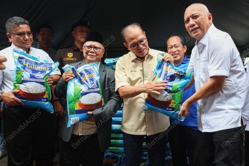 DATUK SERI WAN ROSDY WAN ISMAIL