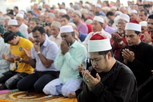 PH03_06122013_SOLAT_HAJAT