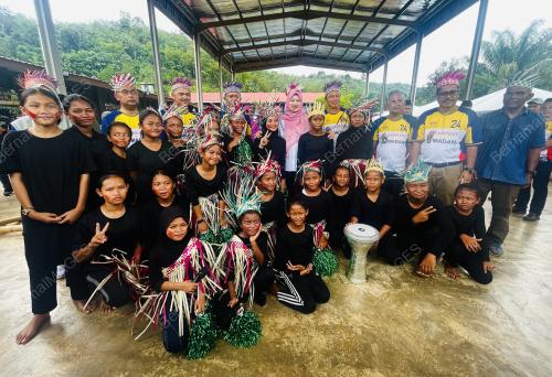 FADHLINA SIDEK