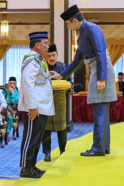 TENGKU HASSANAL IBRAHIM ALAM SHAH AL SULTAN ABDULLAH