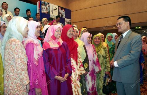 ADNAN DAN KAKITANGAN PKNP
