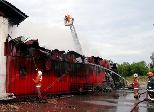 PASARAYA_TERBAKAR