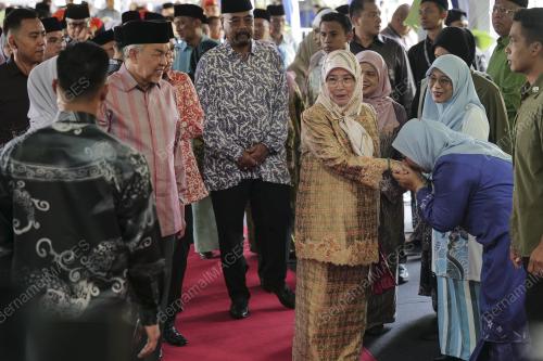 TENGKU AZIZAH AMINAH MAIMUNAH ISKANDARIAH