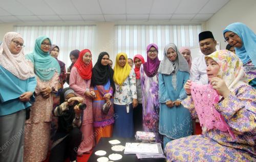 PH03_10052016_TUNKU_AZIZAH