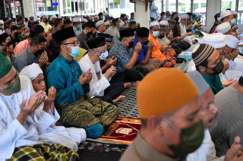 DATUK SERI ISMAIL SABRI YAAKOB