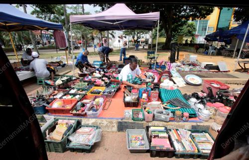 PASAR KARAT TAMAN KERANG