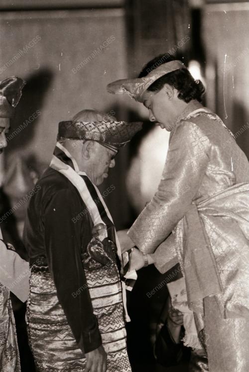 DATUK ISHAK HAJI MUHAMMAD (PAK SAKO)