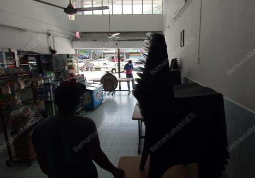TINJAUAN KEDAI MAKAN