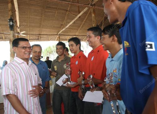 ADNAN YAAKOB