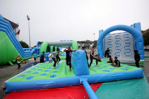 PH03_11102017_INFLATABLE_BN201710108074