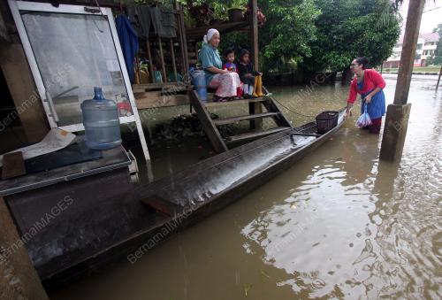PH03_12012018_BANJIR