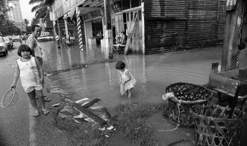 BANJIR KILAT
