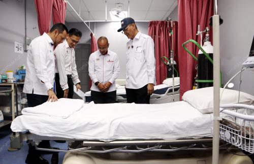 DATUK SERI DR DZULKEFLY AHMAD