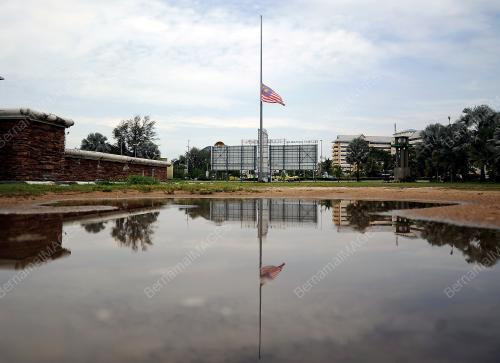 PH03_12092017_BENDERA