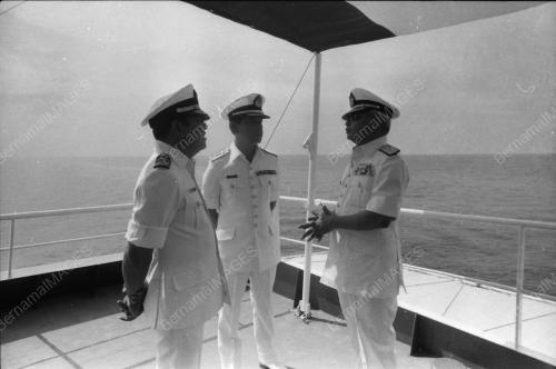 AGUNG DAN TENTERA LAUT
