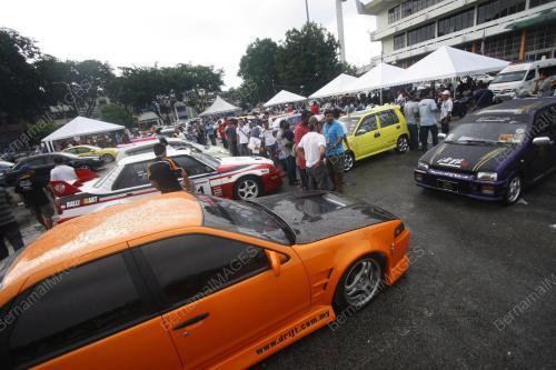 KARNIVAL SUKAN BERMOTOR