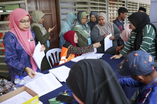 SULTAN PAHANG SANTUNI MANGSA RIBUT