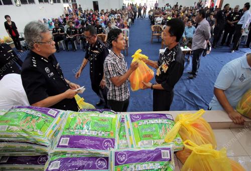 PH03_13122013_POLIS_BANJIR