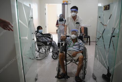 SUNTIK VAKSIN COVID-19 HOSPITAL KPJ PAHANG