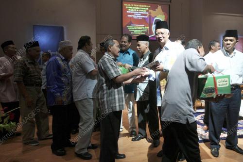 MOHD NAJIB TUN ABDUL RAZAK