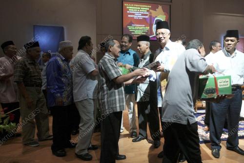 MOHD NAJIB TUN ABDUL RAZAK