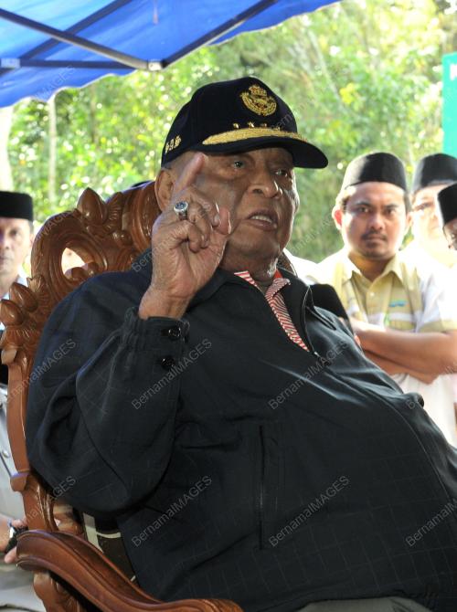 PH03_14112015_TANAH_RUNTUH