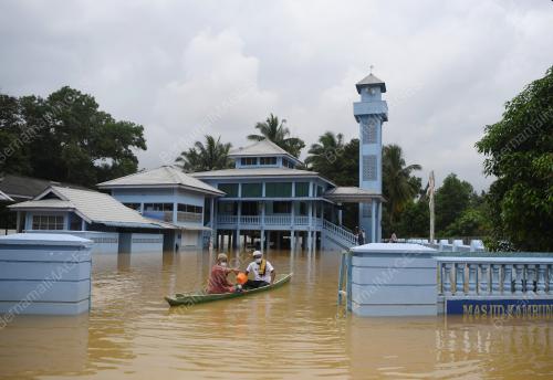 SOLAT JUMAAT BANJIR