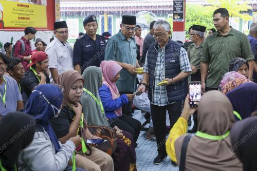 AL-SULTAN ABDULLAH RI'AYATUDDIN AL-MUSTAFA BILLAH SHAH