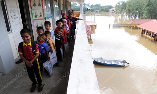 PH03_16012018_BANJIR