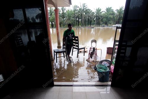 BANJIR BERANSUR SURUT