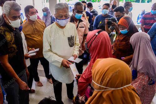 DATUK SERI ISMAIL SABRI YAAKOB