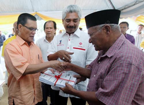 DATUK SERI ADNAN YAAKOB
