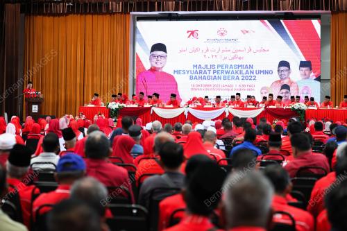 DATUK SERI ISMAIL SABRI YAAKOB