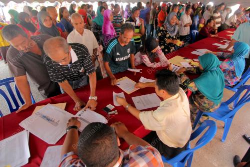 PH03_17022015_BANTUAN_BANJIR