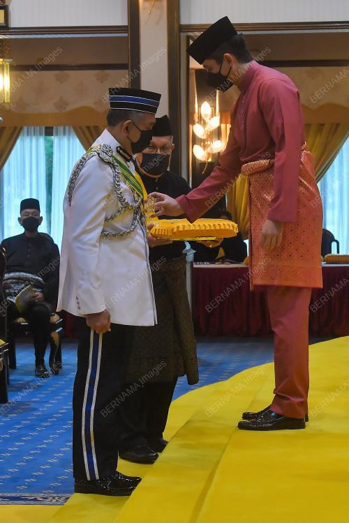 TENGKU HASSANAL IBRAHIM ALAM SHAH AL-SULTAN ABDULLAH