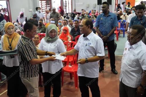 DATUK SERI WAN ROSDY WAN ISMAIL