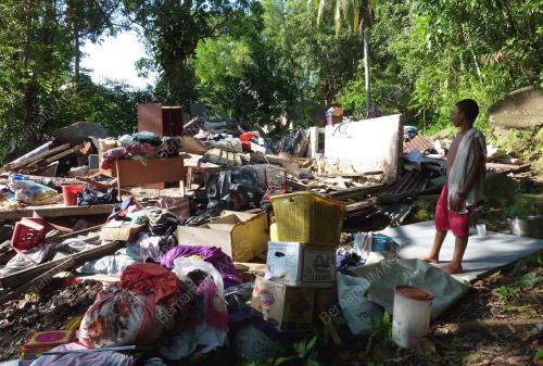 RUMAH ROBOH