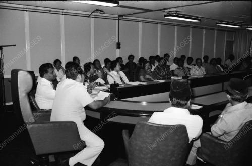 PH03_18071982_PEMIMPIN_SEKERJA