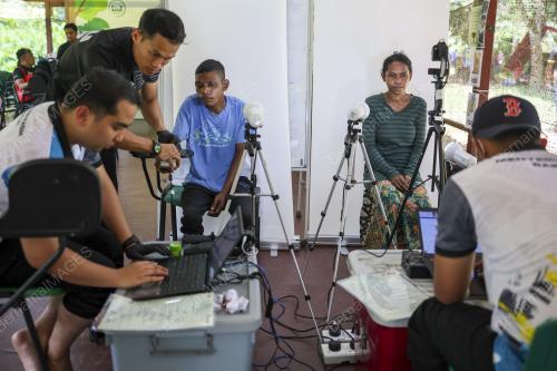 ORANG ASLI TERIMA SIJIL KELAHIRAN