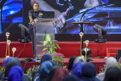 DATUK SERI AYOB KHAN MYDIN PITCHAY