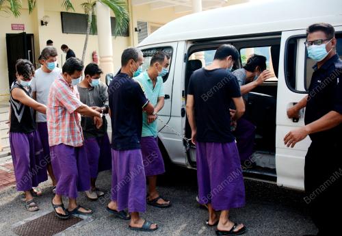 LANGGAR ARAHAN PKP