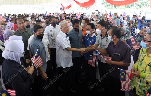 DATUK SERI ISMAIL SABRI YAAKOB