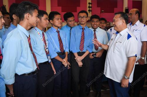 DATUK SERI ALEXANDER NANTA LINGGI