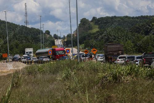 JAMBATAN BAILEY ROSAK AKIBAT LORI LEBIH MUATAN