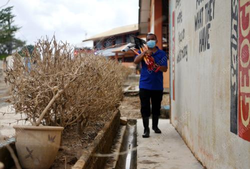 SUKARELAWAN PASCA BANJIR