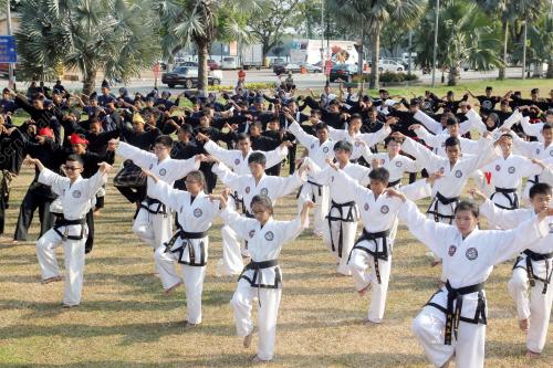PH03_21032016_PERHIMPUNAN