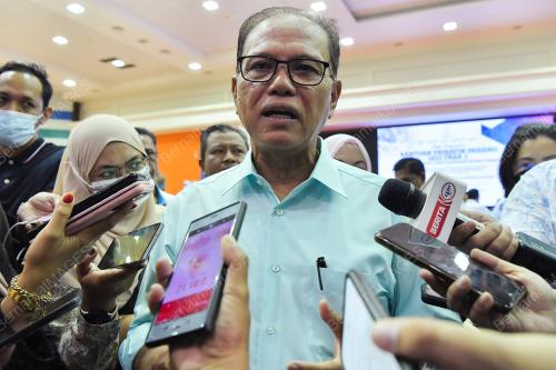 DATUK SERI WAN ROSDY WAN ISMAIL