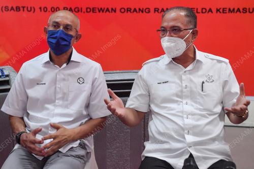 DATUK SERI WAN ROSDY WAN ISMAIL