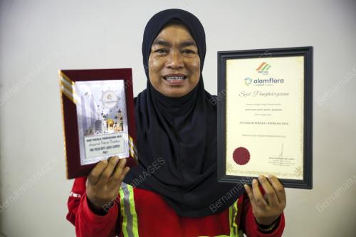 HARI PEKERJA PEMBERSIHAN