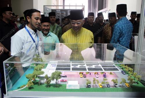 SULTAN ABDULLAH RI'AYATUDDIN AL-MUSTAFA BILLAH SHAH